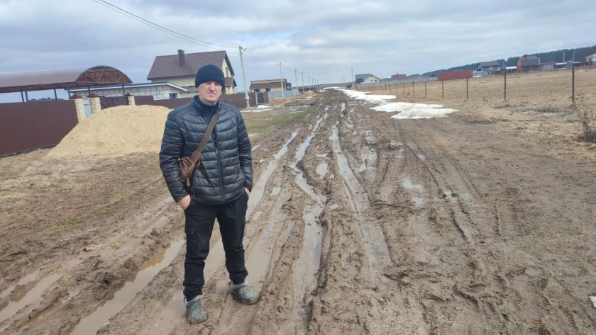 Дороги в медведевской деревне утопают в грязи: Не проехать даже на внедорожнике, не говоря уже о скорой