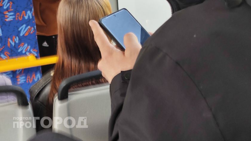 Нажала одну кнопку - и телефон перестал садиться за 2 часа: изменила всего одну настройку