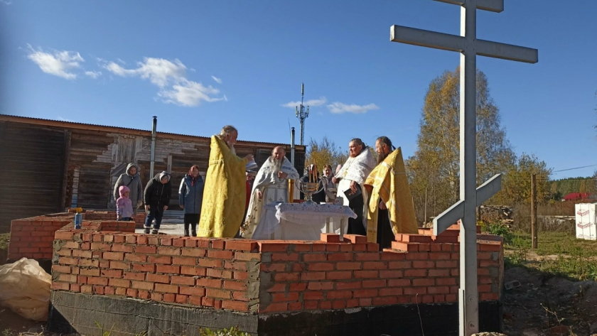 Капсулу с закладной грамотой поместили в основание нового храма в Марий Эл
