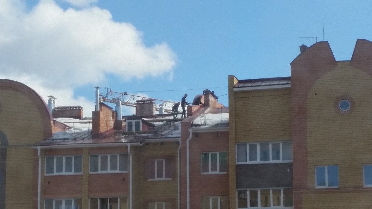 Йошкар-олинские подростки бегали по крыше девятиэтажки