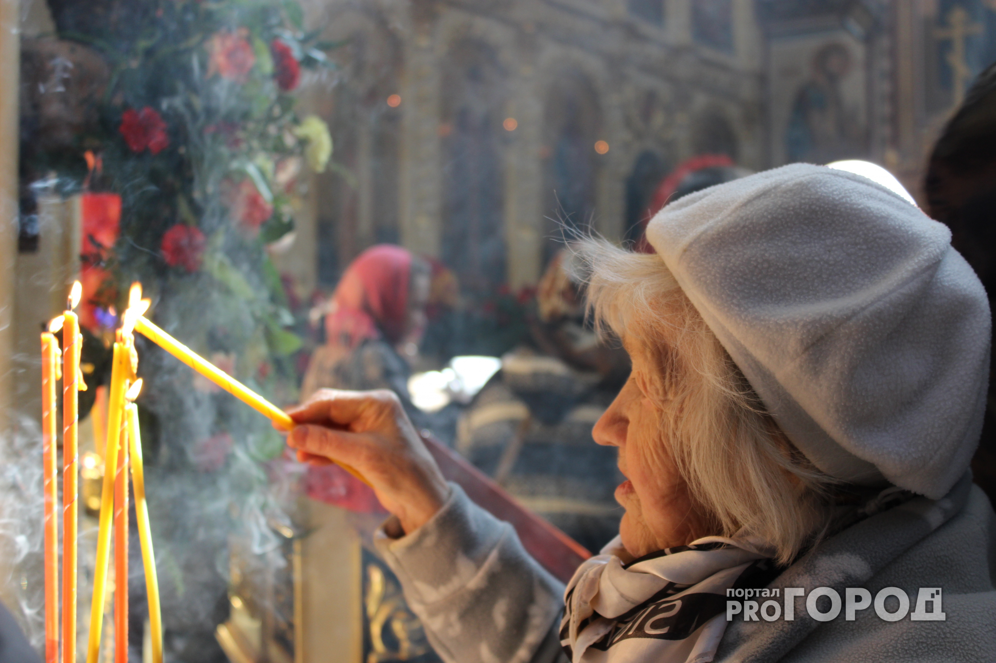 Жителям Марий Эл дали совет как не загореться от свечки в канун Пасхи