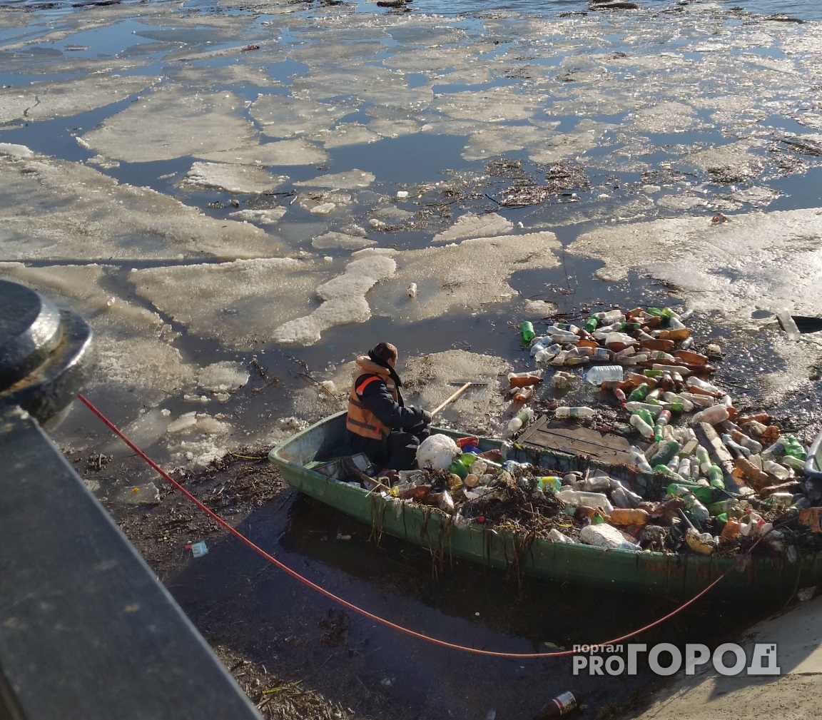 В Йошкар-Оле акваторию Кокшаги очистили от кучи пластика (видео)