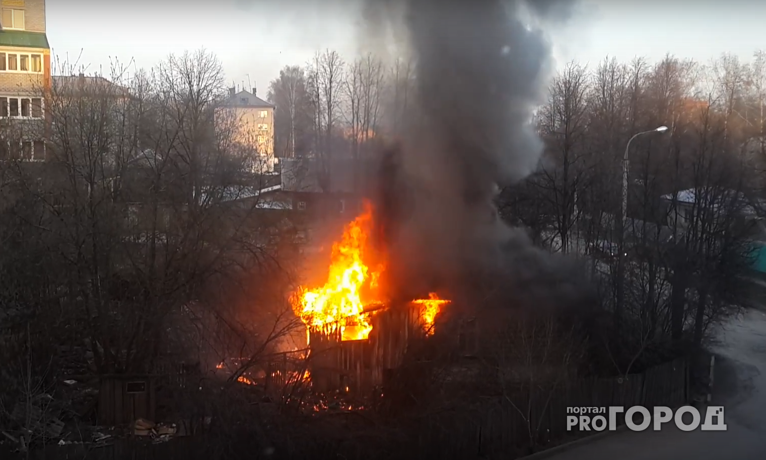 Появилось видео пожара в частном доме Йошкар-Олы