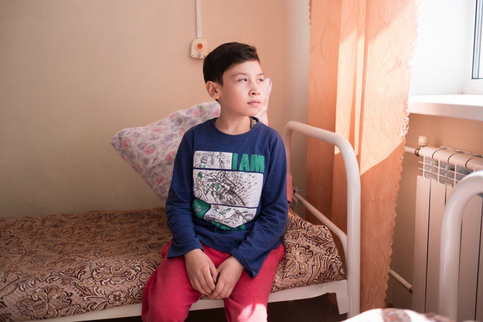 9-летнему мальчику из Йошкар-Олы требуется помощь в борьбе с опухолью мозга