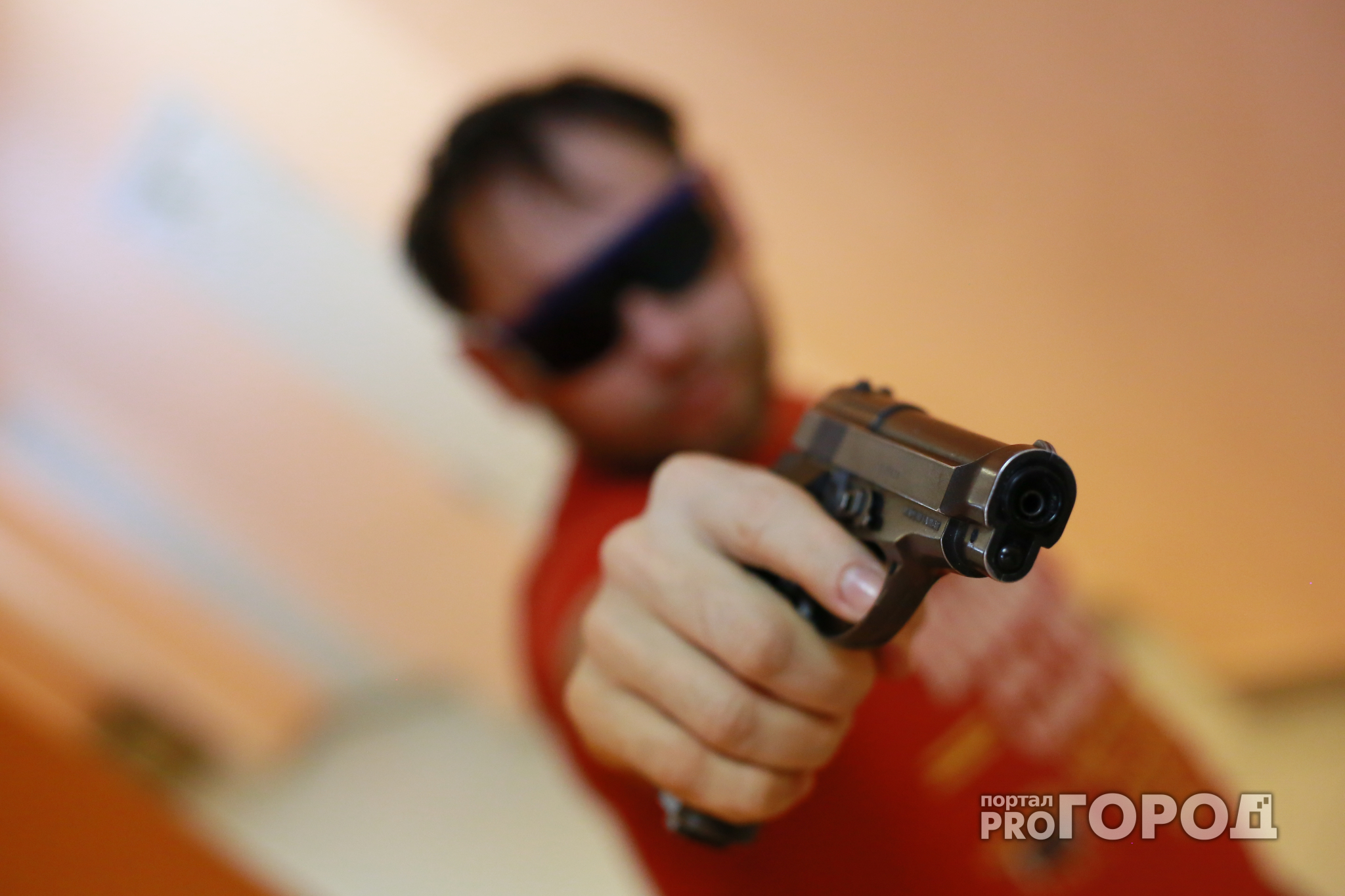 Йошкар-олинский стрелок угрожал судебному приставу пистолетом