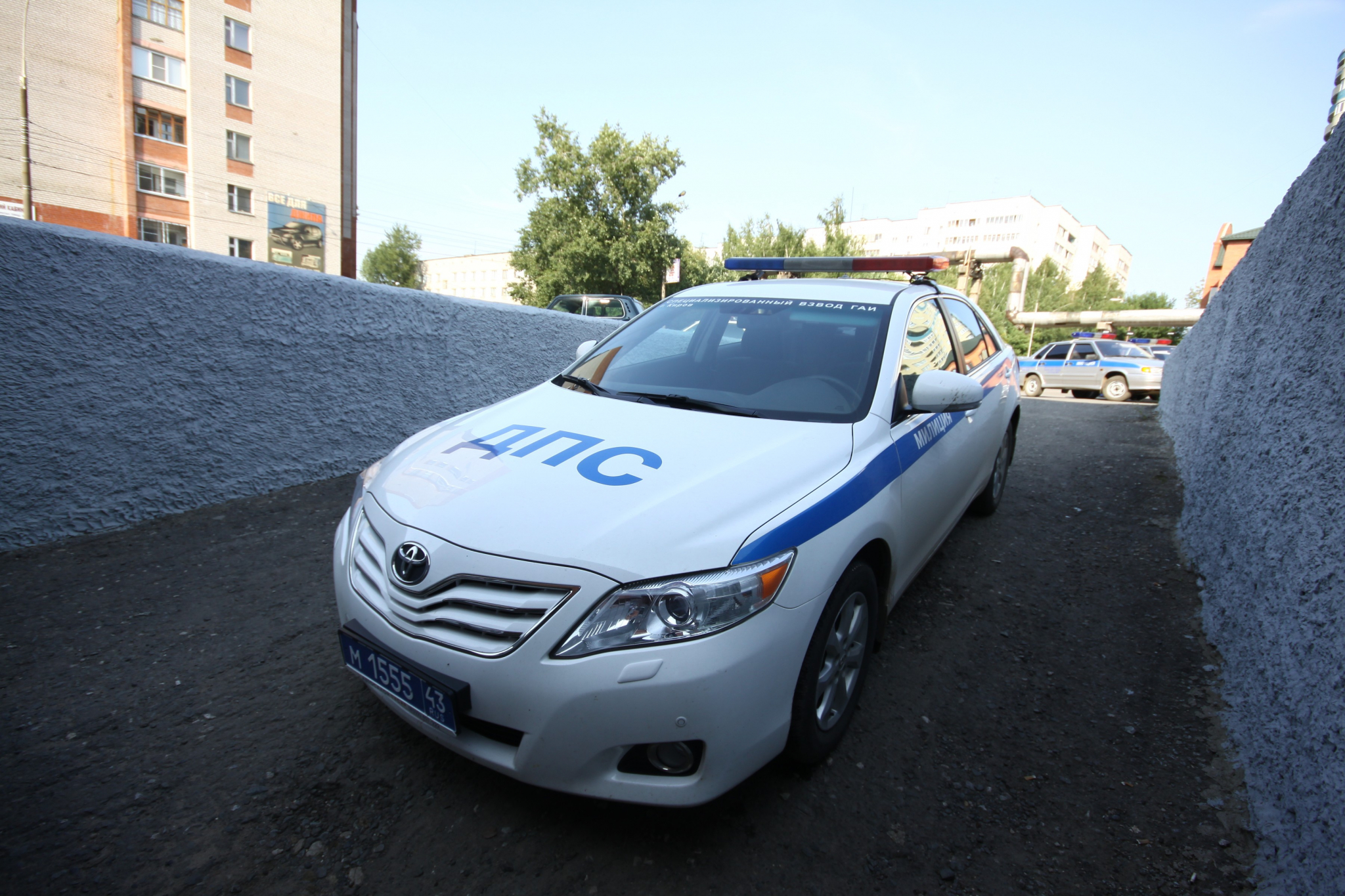 Фото к статье: Колесо от КамАЗа протаранило легковушку на трассе в Марий Эл