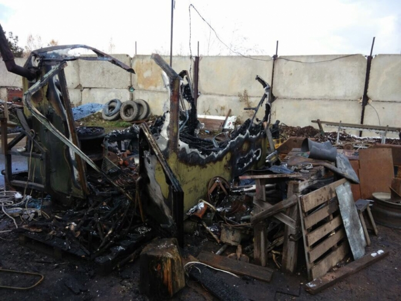 В Йошкар-Оле из-за канистры с бензином сгорела бытовка