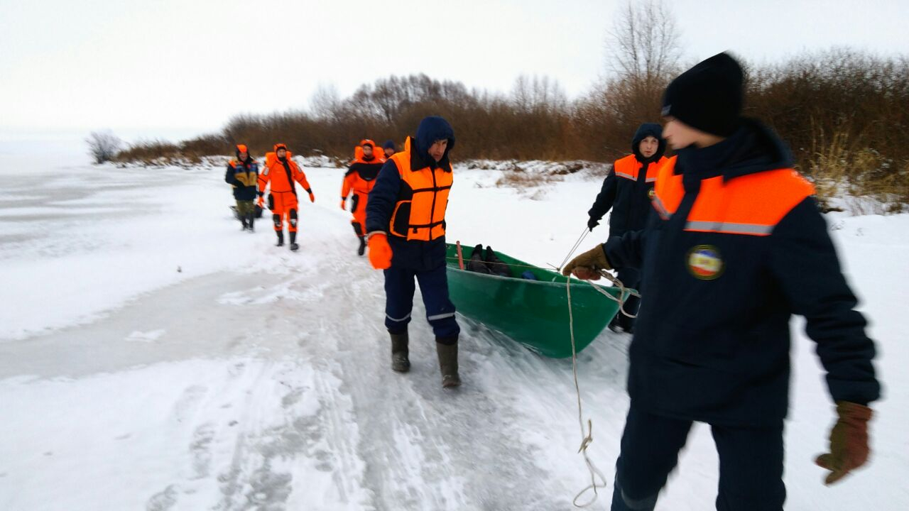 Трагедия на Волге в Марий Эл: двое рыбаков «ушли» под лед, одного не спасли