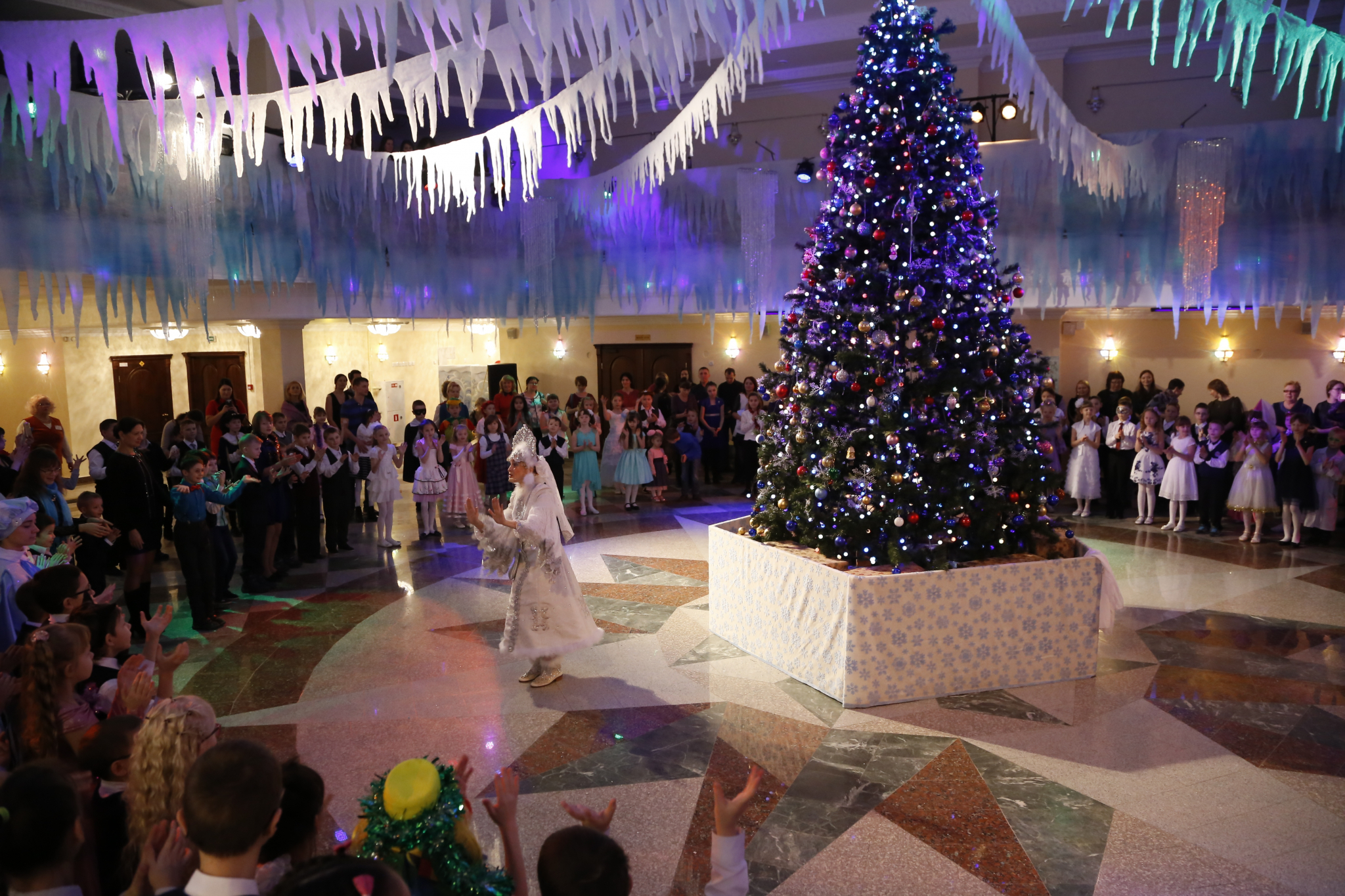 В Йошкар-Оле прошла первая губернаторская новогодняя елка
