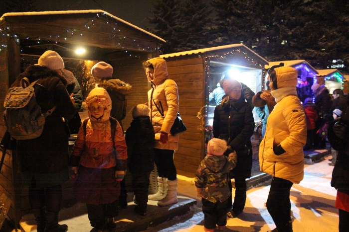 В Йошкар-Оле на площади продолжает работу рождественская ярмарка