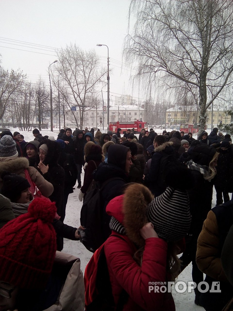 Студентов Йошкар-Олы эвакуировали из горящего здания ВУЗа