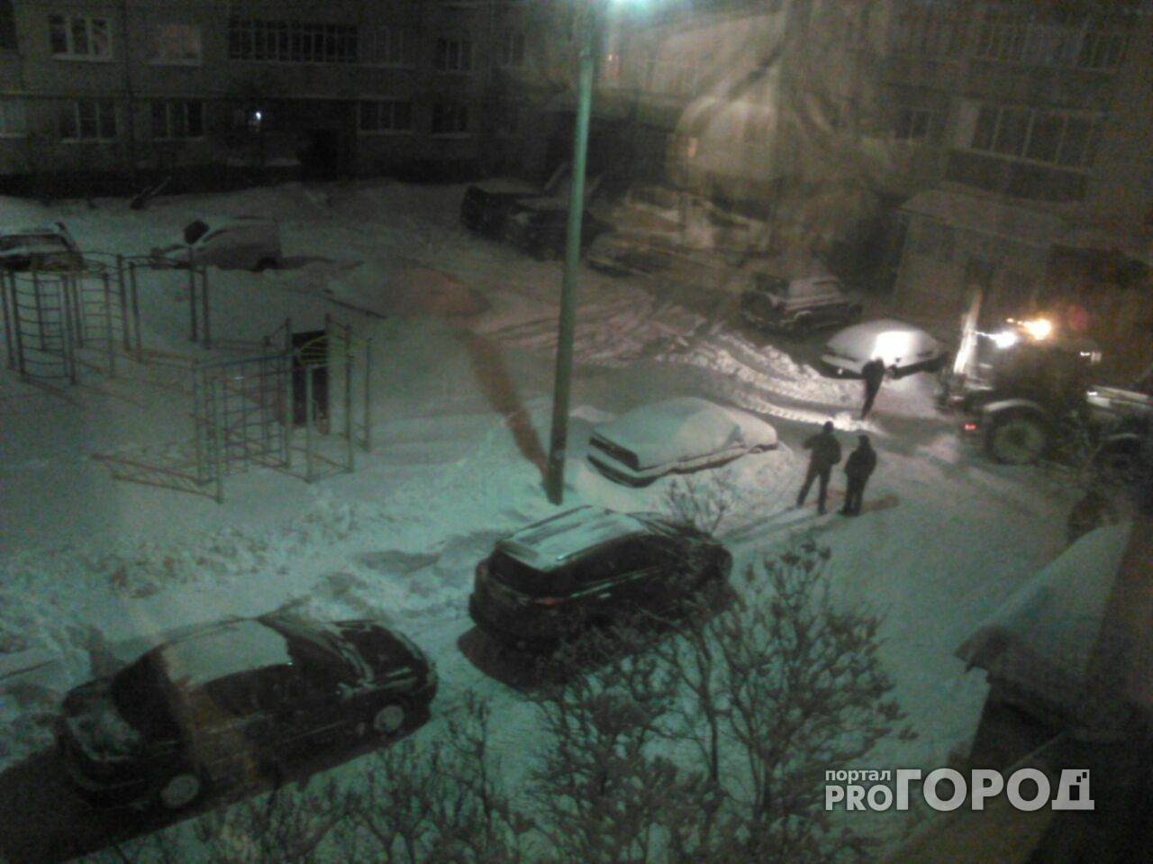 Как почистить снег во дворах Йошкар-Олы за 50 рублей?