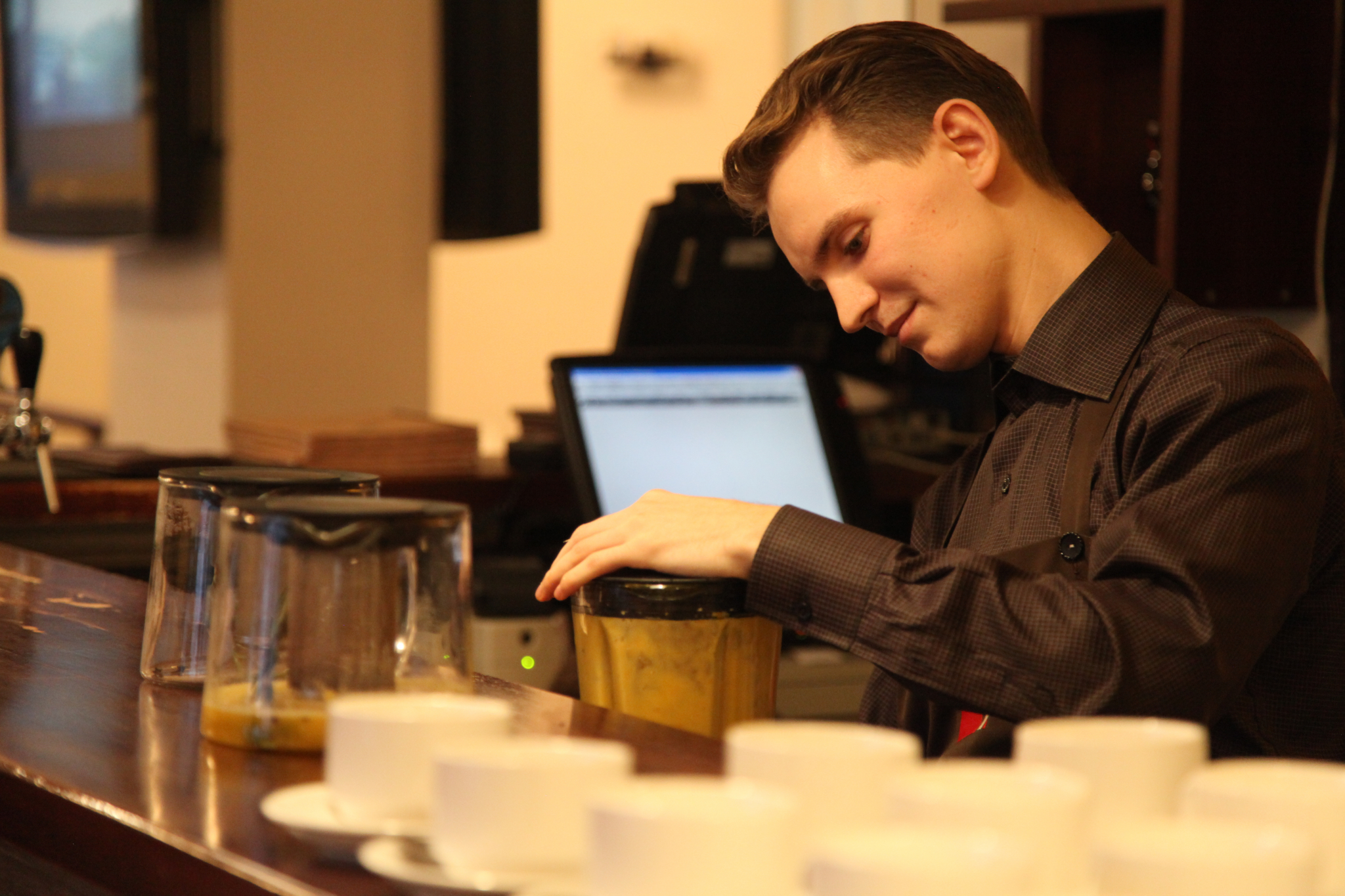 Бармен из Йошкар-Олы своих друзей угощает грибным кофе