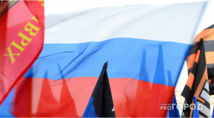 Американский болельщик развернул флаг России на церемонии открытия Олимпийских игр