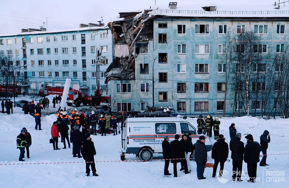 В Мурманске от взрыва газа обрушился жилой дом: двое погибли