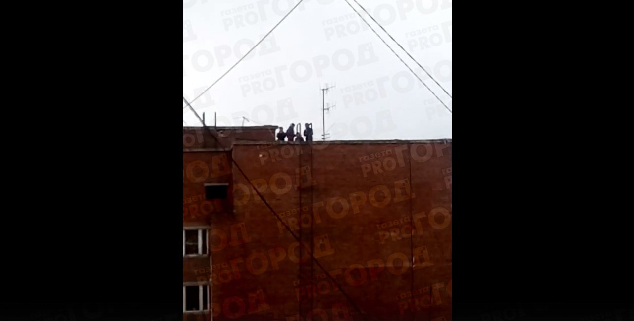 В Йошкар-Оле подростки «тусили» на крыше 14-этажного дома