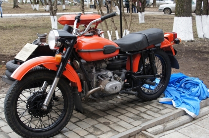 В Йошкар-Оле пожарным спасателям установили памятник в виде мотоцикла