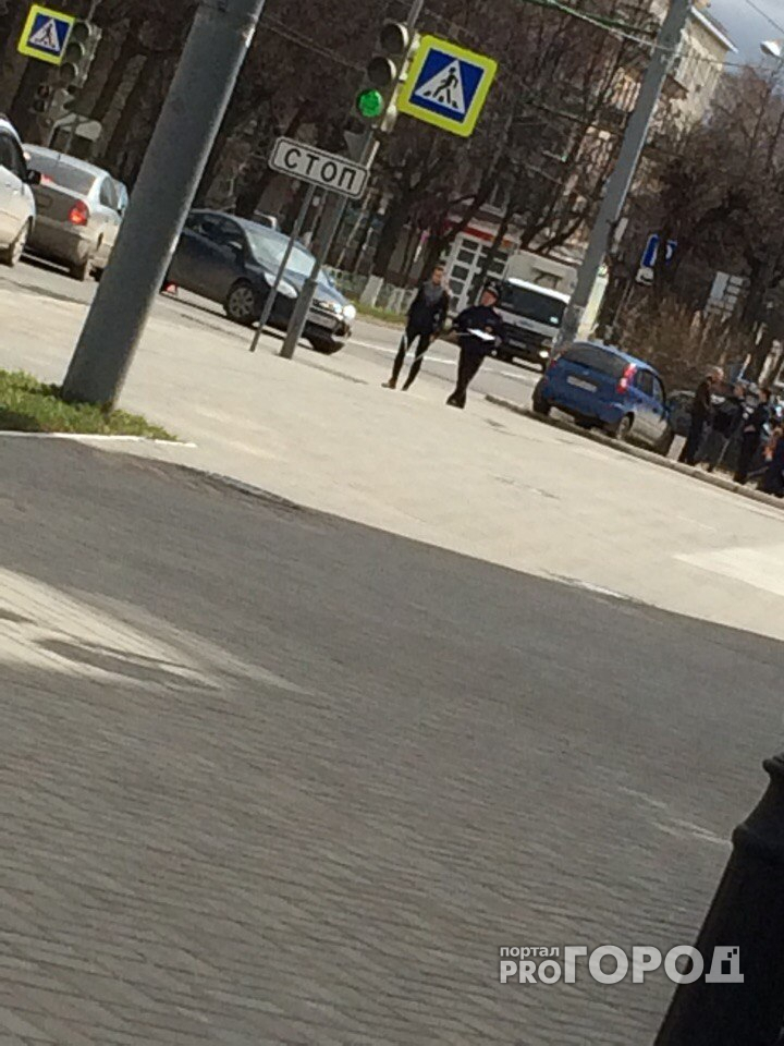 В Йошкар-Оле иномарка вытолкнула LADA на тротуар