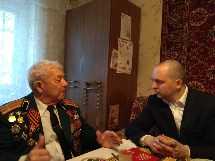 Мэр Йошкар-Олы побывал в гостях у ветерана ВОВ в  преддверии Дня Победы