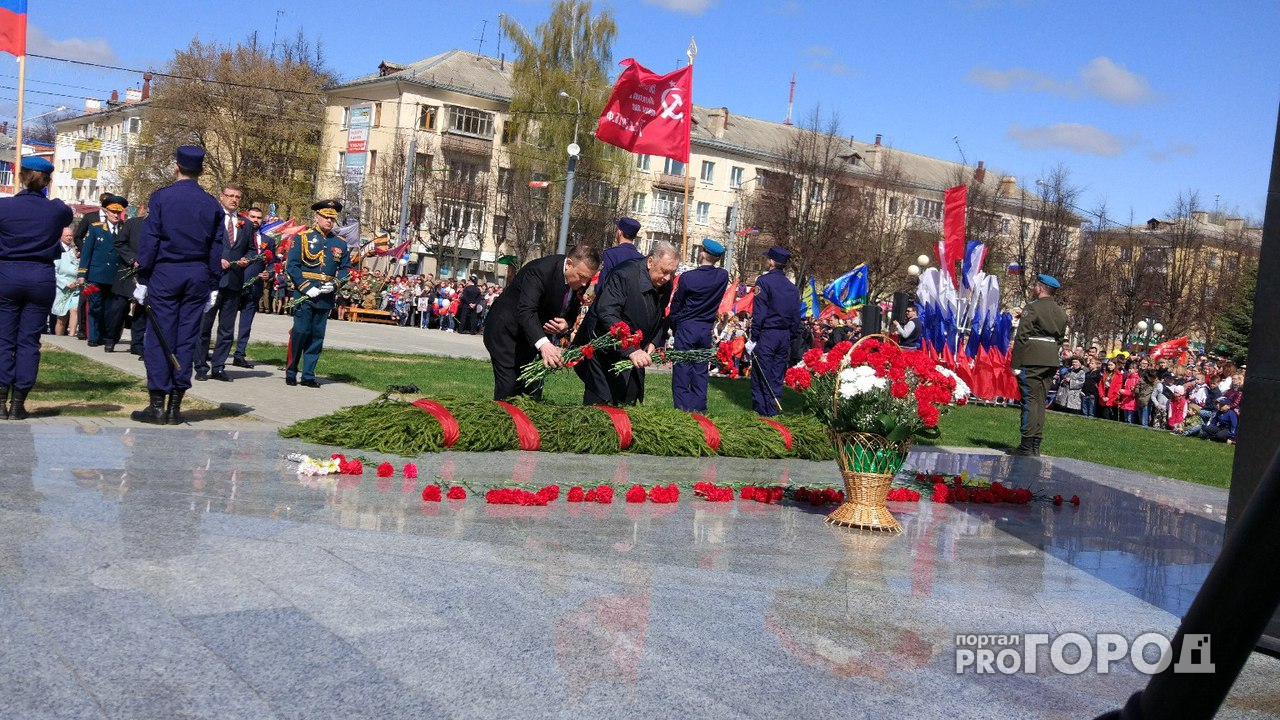 Глава Марий Эл возложил цветы к Монументу Воинской Славы и Вечному огню