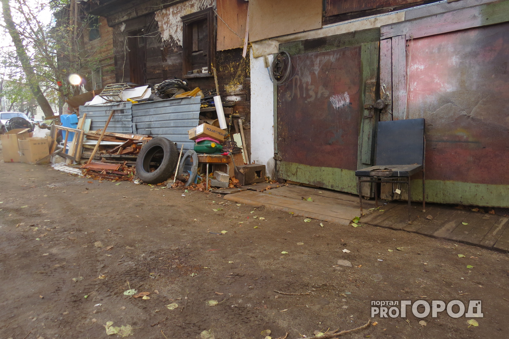 В Йошкар-Оле свалка у гаражей продолжается более 10 лет