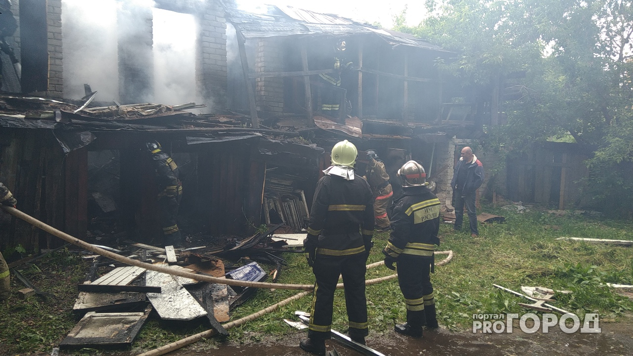 Крупный пожар в центре Йошкар-Олы: огонь появился мгновенно (ВИДЕО)