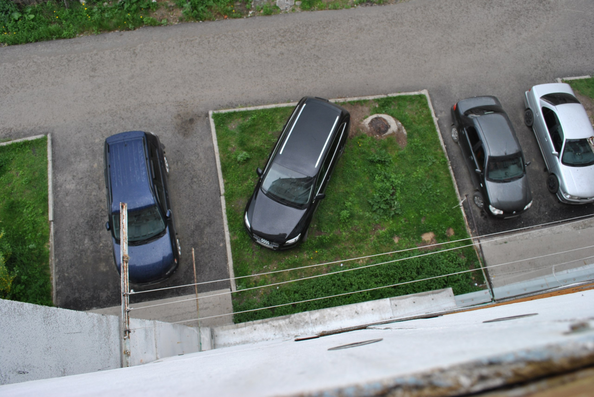 В Йошкар-Оле первый автовладелец оштрафован за парковку на газоне
