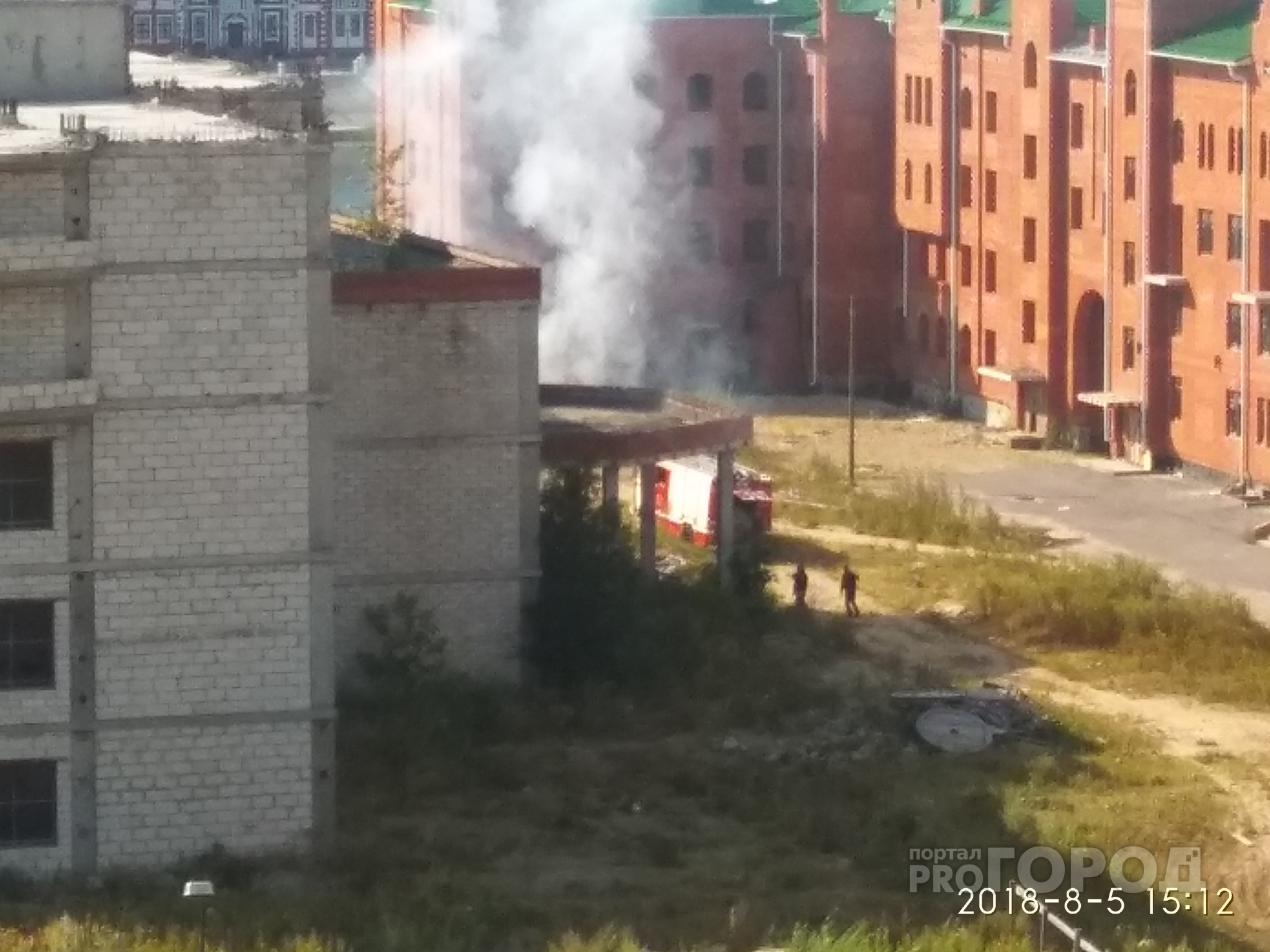 В Йошкар-Оле загорелось недостроенное здание