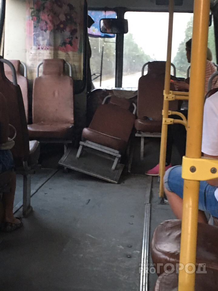По ухабам Марий Эл: у автобуса на ходу отваливаются сидения