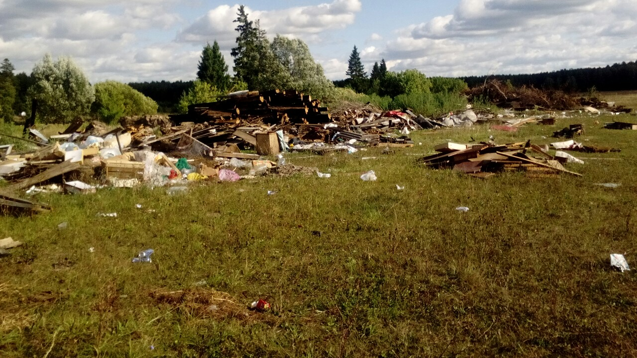 Поселок в Марий Эл завален мусором