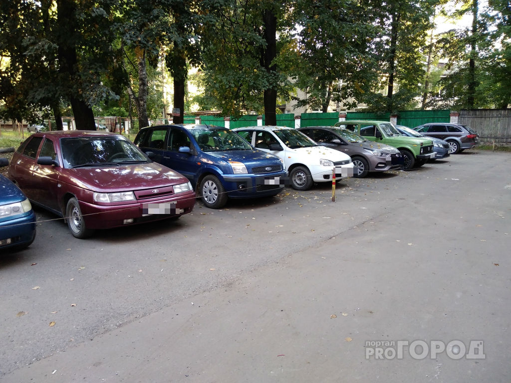 В Йошкар-Оле автомобилисты захватили парковку и устроили «дедовщину»