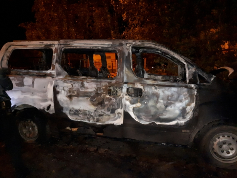 В Йошкар-Оле ночью во дворе дома сгорело авто