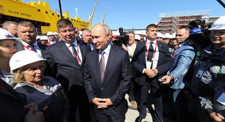 Новости России: Путин не поверил рабочим, что у них такая маленькая зарплата