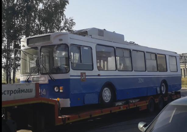 В Йошкар-Олу привезли первые троллейбусы из Москвы