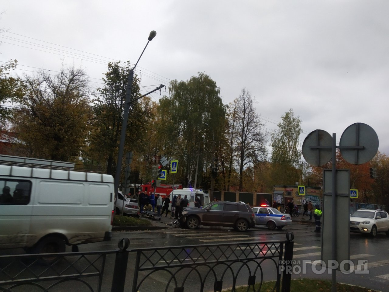 В Йошкар-Оле на перекрестке Осипенко-Красноармейская произошло серьезное ДТП (ФОТО)