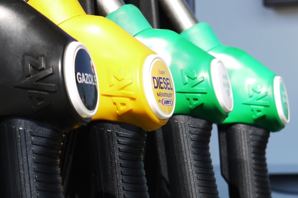 АЗС в Марий Эл незаметно пытаются обойти соглашение о заморозке цен на бензин?