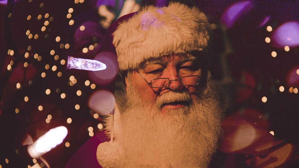 Сколько нужно ехать йошкаролинцам, чтобы посмотреть на десять популярных Дедов Морозов?
