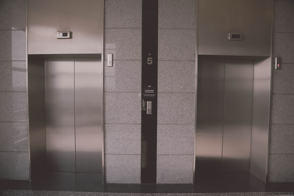 Йошкаролинцы страдают от независимого лифта в подъезде