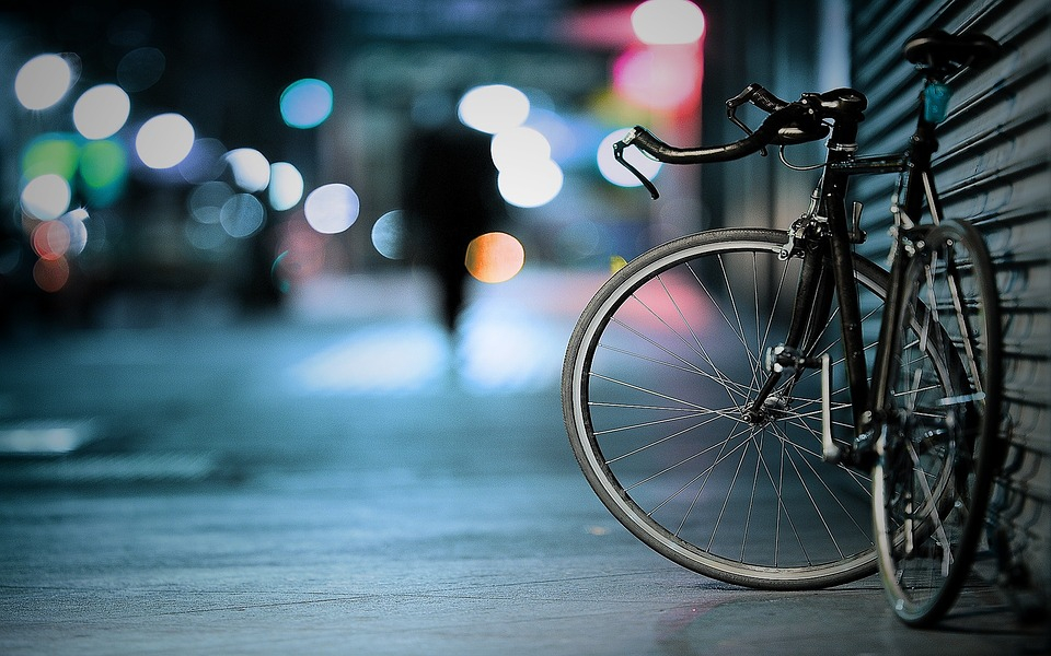 Изменения в ПДД приведут к появлению дорожных зон для велосипедистов
