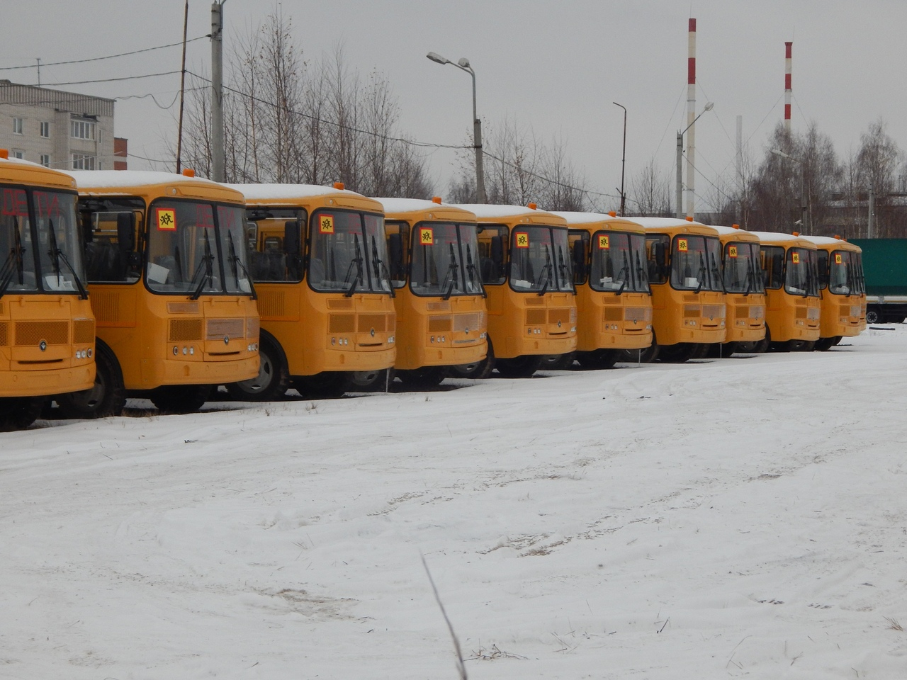 Сегодня школы получат 21 автобус, которые находились на стоянке в Йошкар-Оле