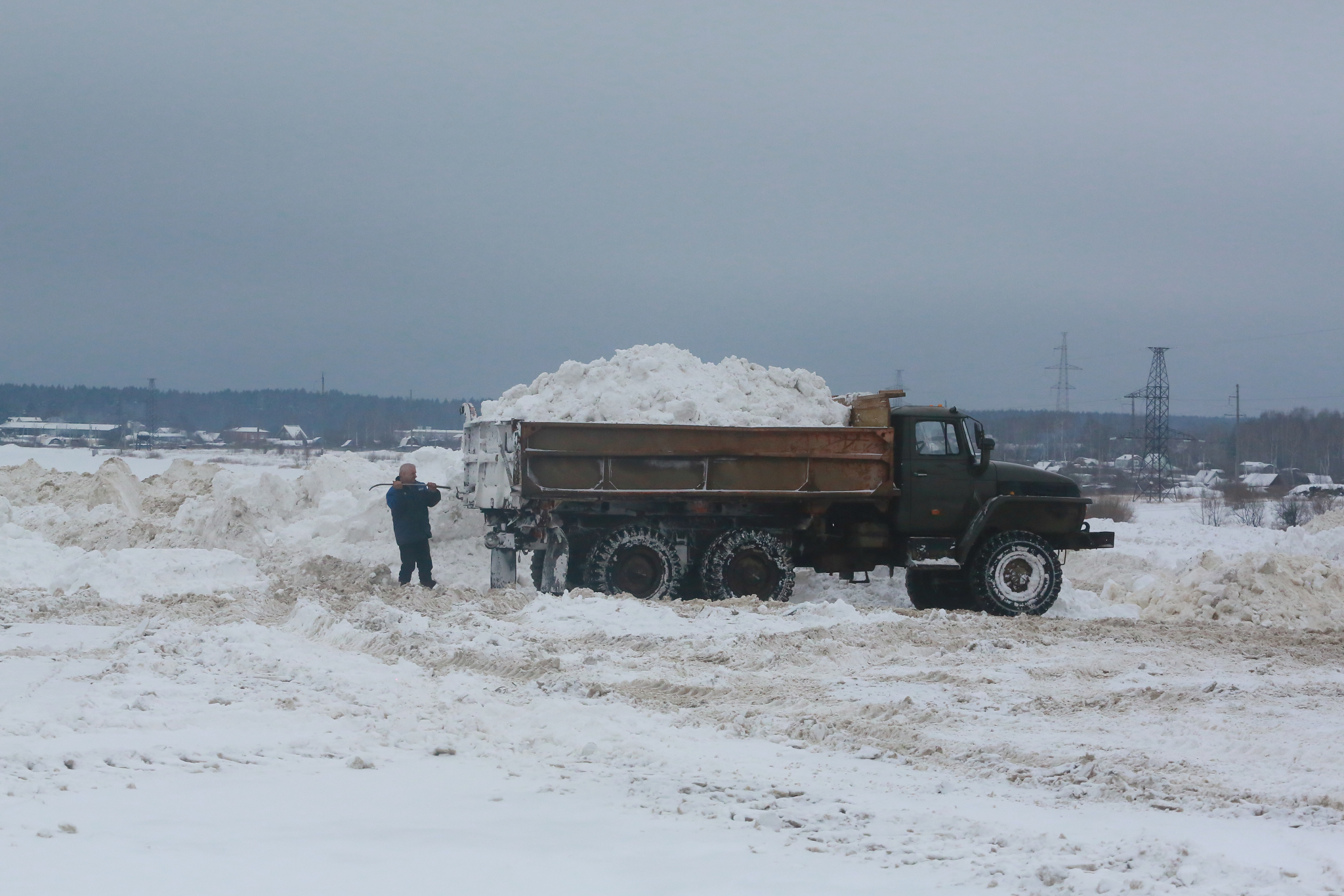 Внимание! В Йошкар-Оле «идет» очистка снега: закрыт проезд и парковка