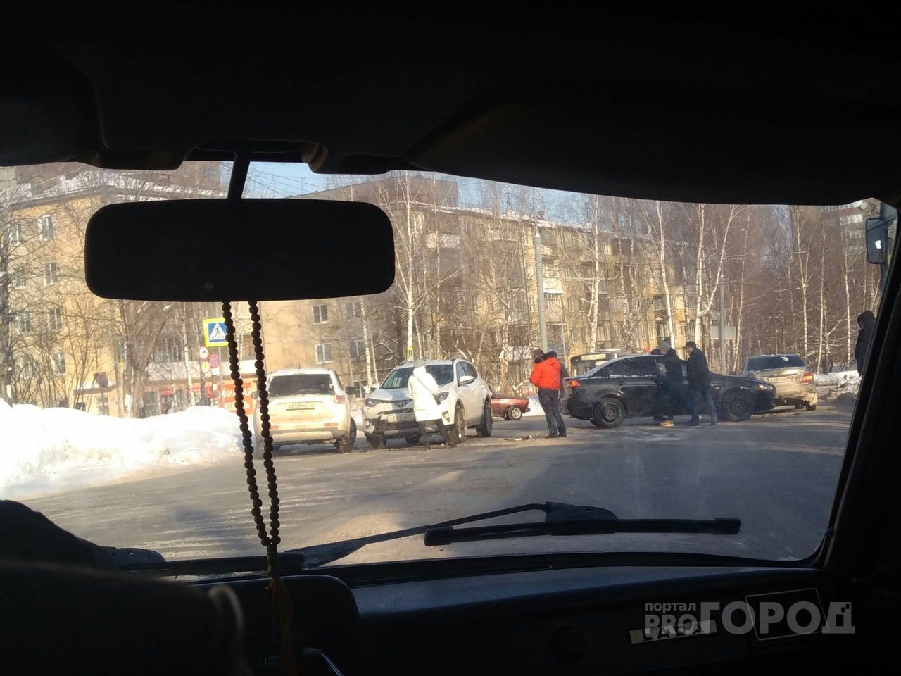 Из-за массового ДТП в Йошкар-Оле с четырьмя авто образовалась пробка