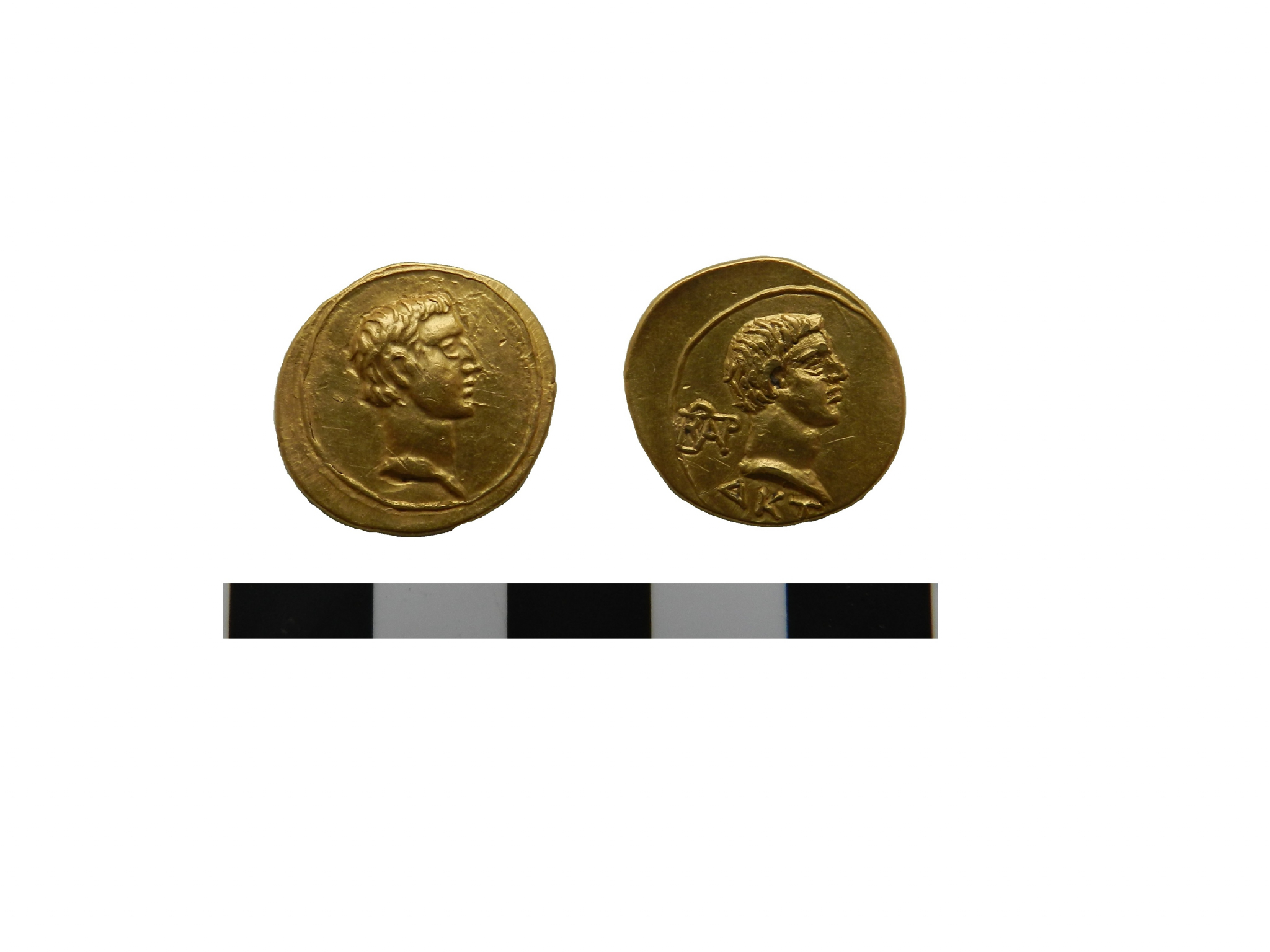 Археологи из Марий Эл откопали старинную античную монету