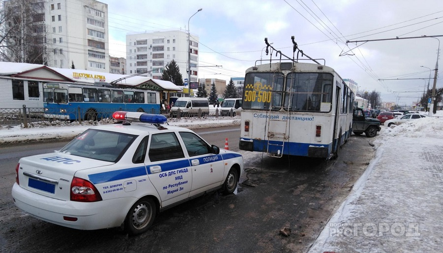 Муж женщины, упавшей под колеса троллейбуса в Йошкар-Оле, ищет свидетелей