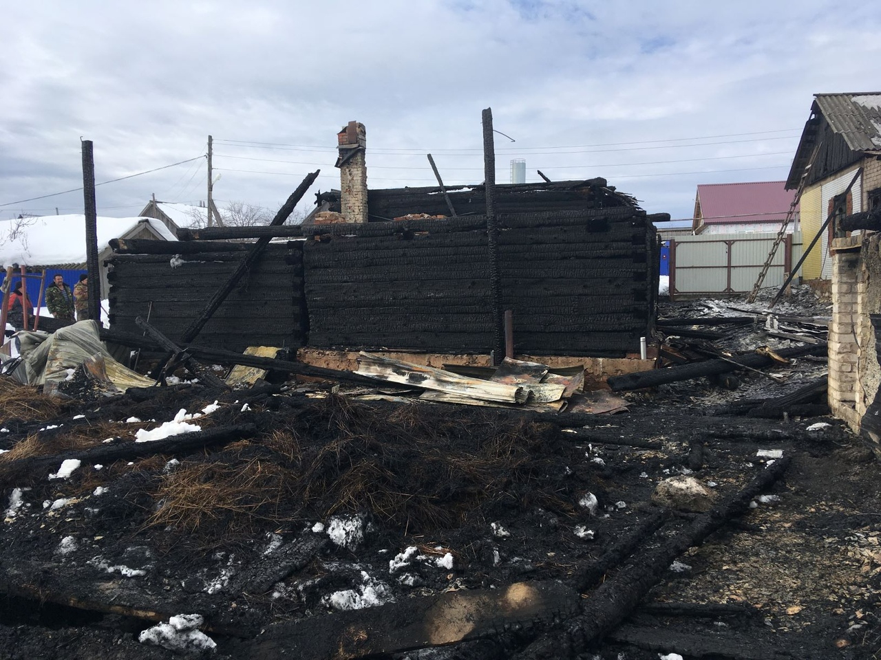 Дом жителя Марий Эл остался без крыши после ночного пожара