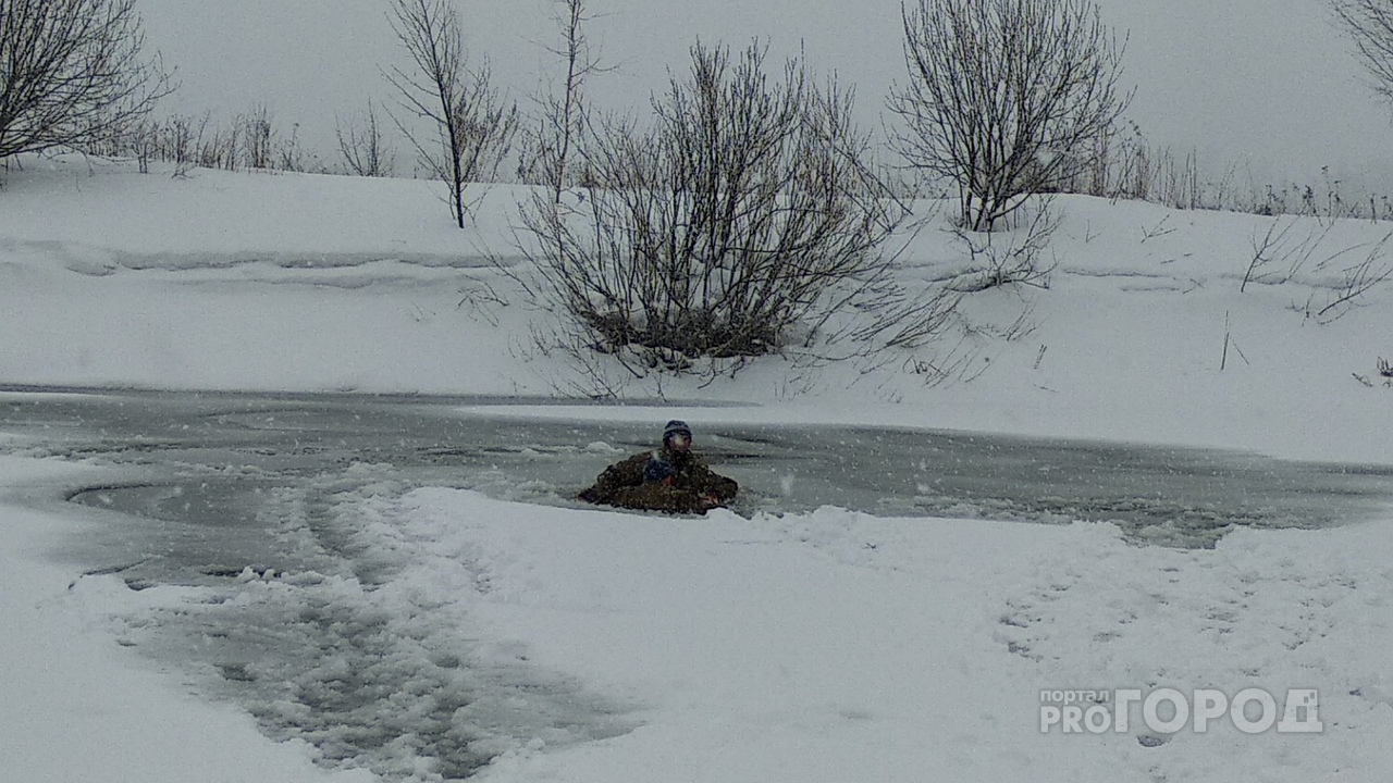 В Йошкар-Оле двое рыбаков провалились под лед