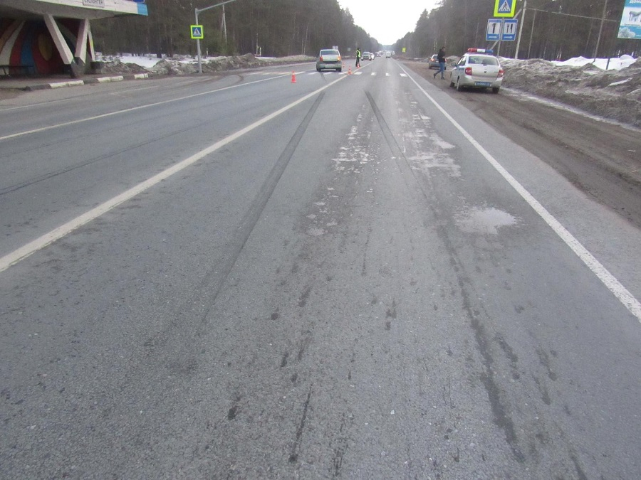 На трассе Йошкар-Ола-Зеленодольск Renault сбила пешехода на "зебре"