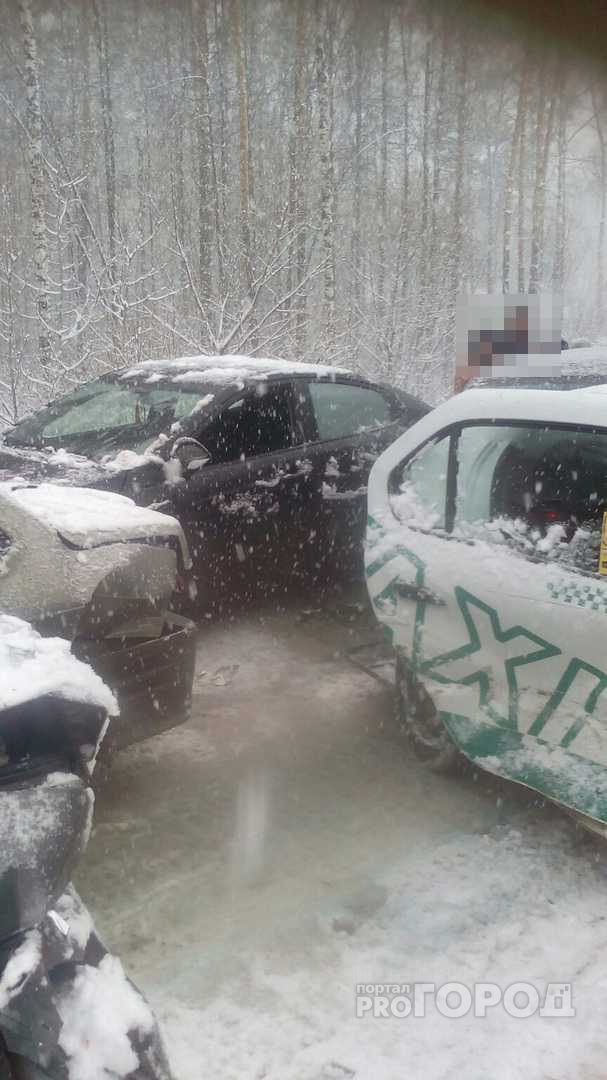 На трассе «Йошкар-Ола – Казань» столкнулись 5 машин и пассажирский автобус