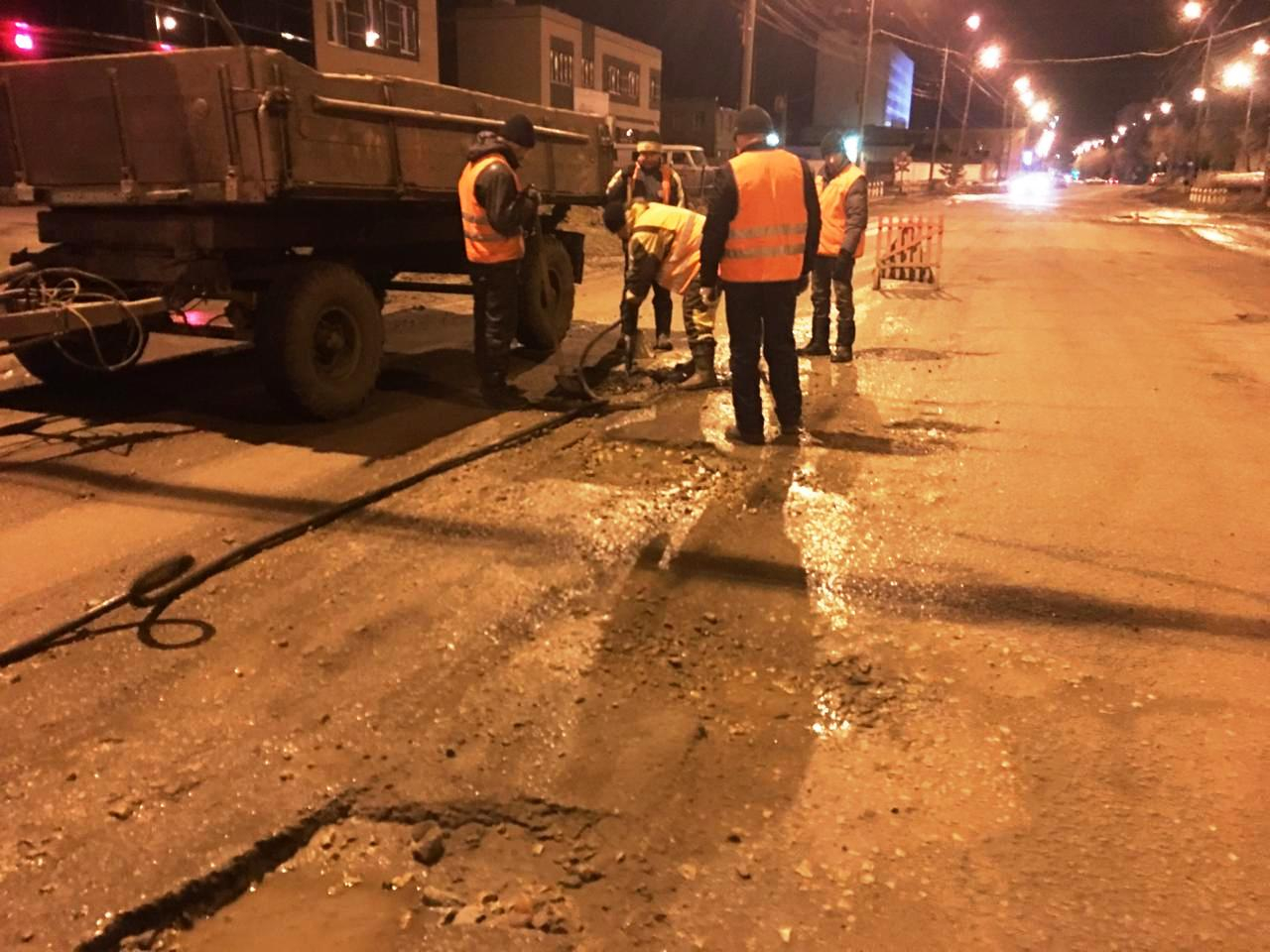 Больше 76 тонн асфальтобетонной смеси уложили в ямы на улицах Йошкар-Олы