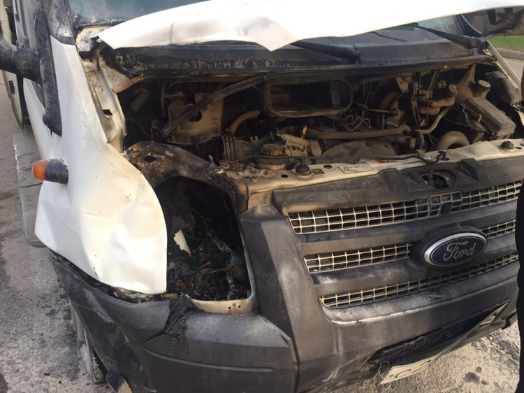В Йошкар-Оле после аварии вспыхнул Ford Tranzit